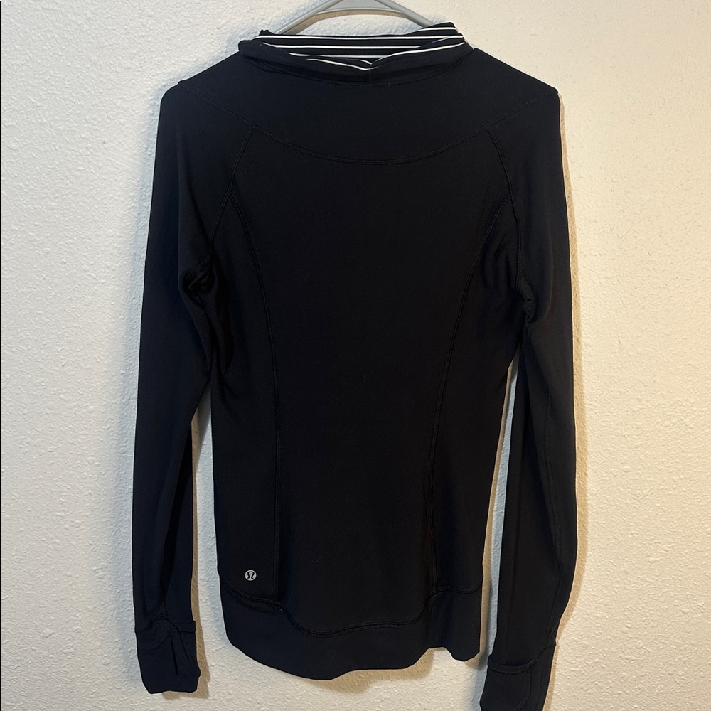Lululemon “ Think Fast” pullover - Picture 3 of 3